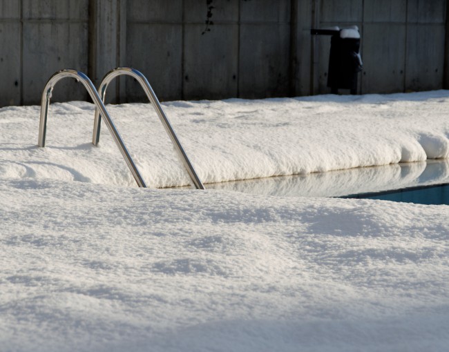 snow & swimmingpool